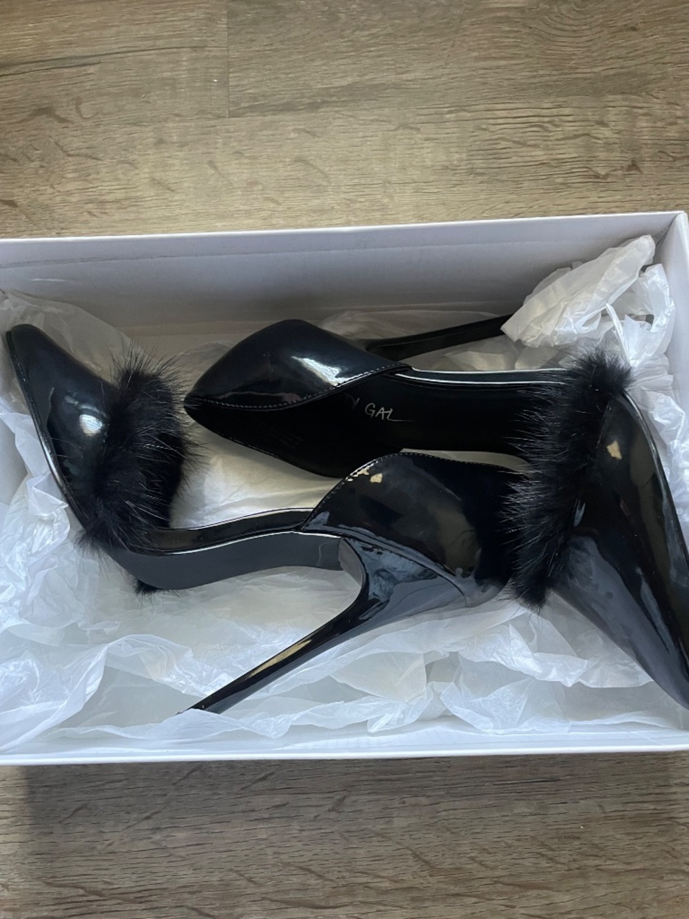 Black patent with fur pumps heels - Picture 8 of 8